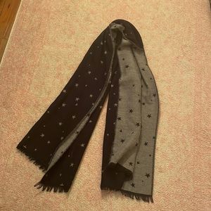 Reversible star scarf